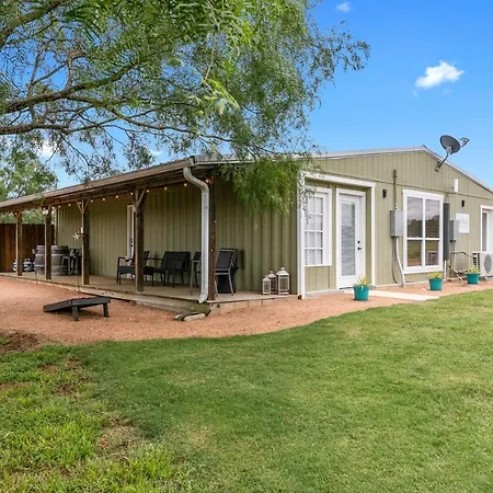 Selena-Romantic Tiny Home-Firepit